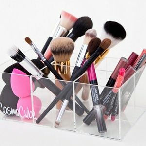 CosmoCube Makeup Brush Holder